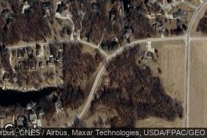 79 Oak Run Dr, Dahinda, IL 61428