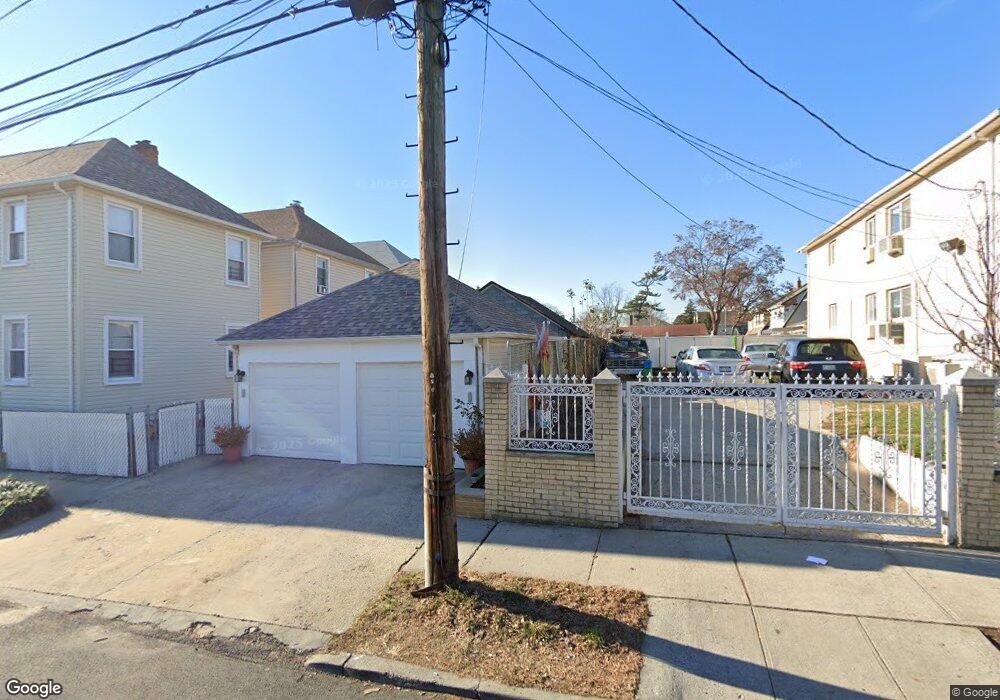 8940 198th St, Hollis, NY 11423 - photo 1