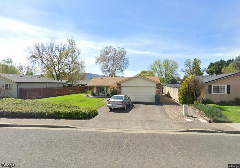 1885 Nancy Ave, Central Point, OR 97502 - photo 1