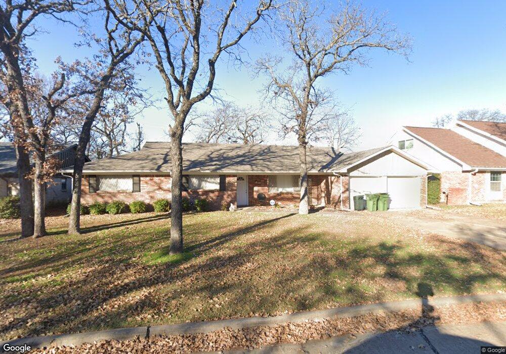 613 Kentwood Cir, Bedford, TX 76021 - photo 1