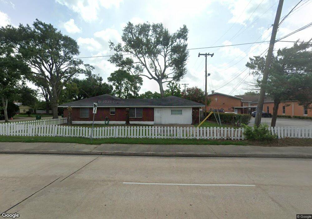 8569 Hiridge St, Houston, TX 77055 - photo 1
