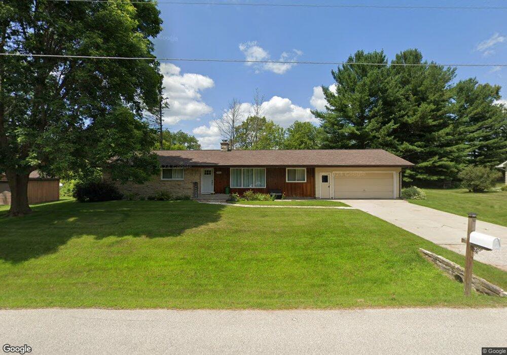 4553 Harvest Cir, Manitowoc, WI 54220 - photo 1