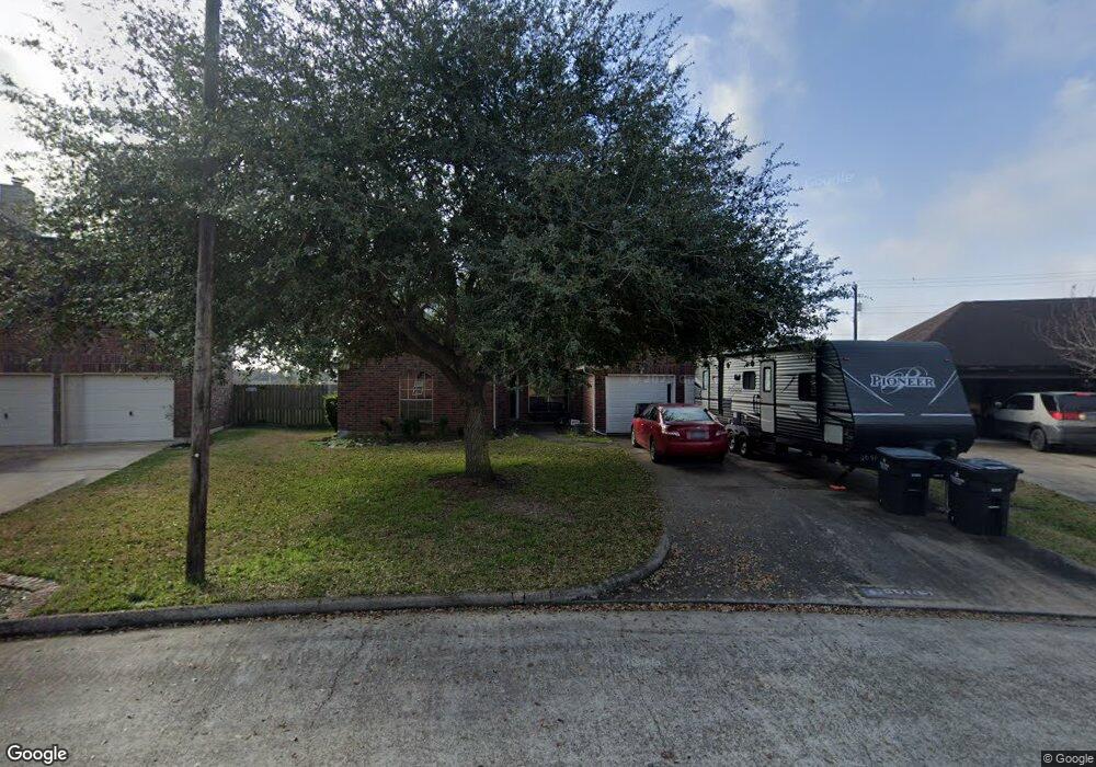 3207 Quail Run Dr, Alvin, TX 77511 - photo 1