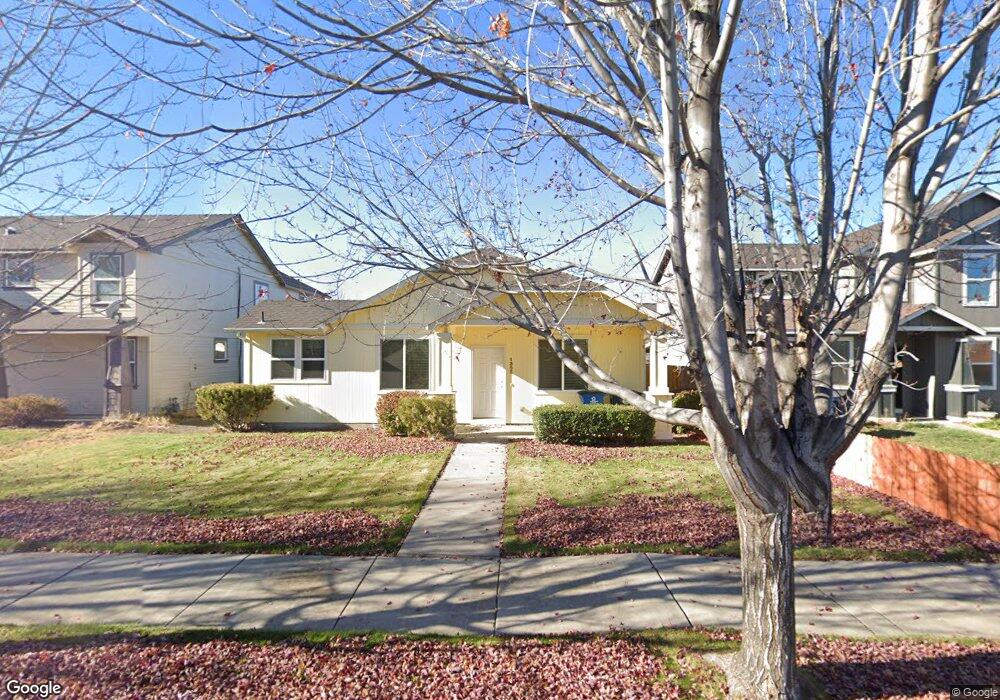 1355 NE 4th St, Redmond, OR 97756 - photo 1