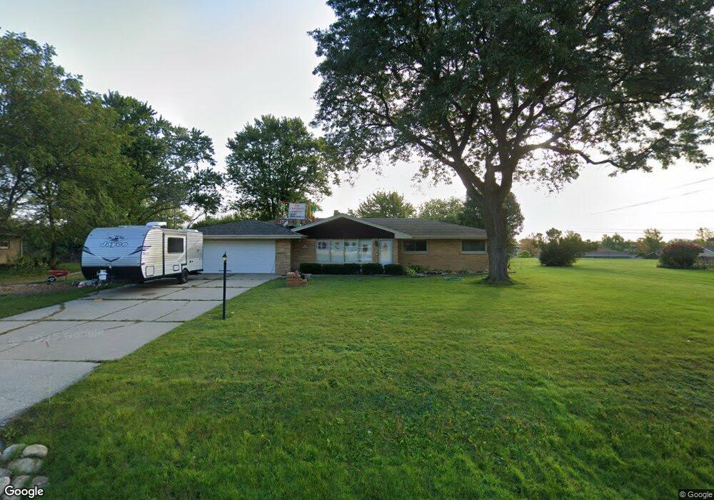 W148N7884 Menomonee Manor Dr, Menomonee Falls, WI 53051 - photo 1