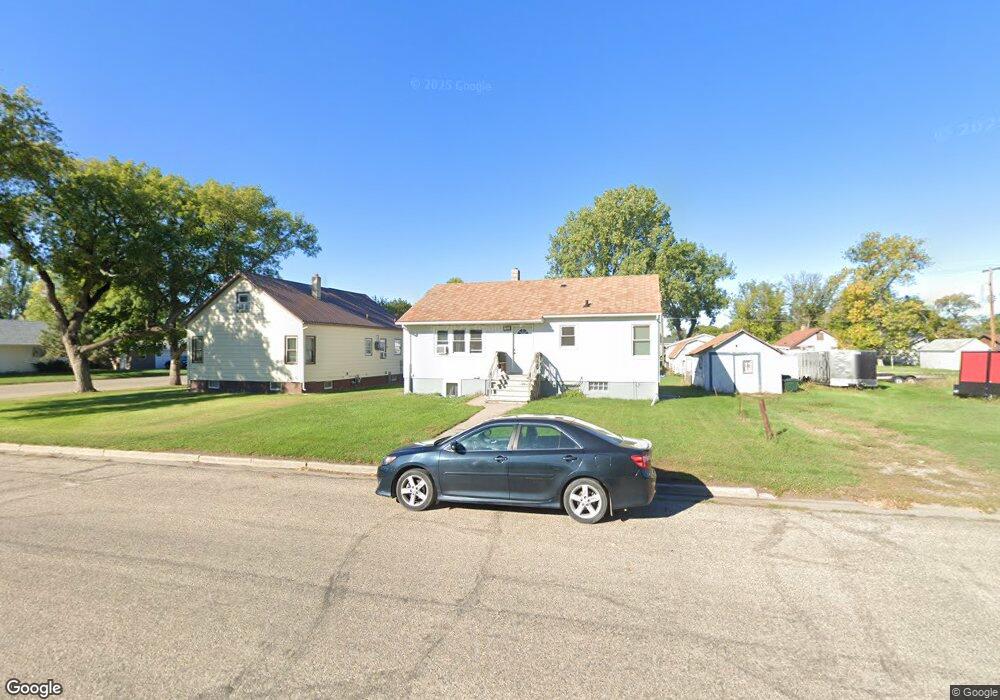 1112 9th Ave SE, Jamestown, ND 58401 - photo 1