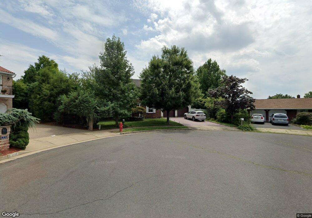 10 Juniper Ct, Edison, NJ 08820 - photo 1