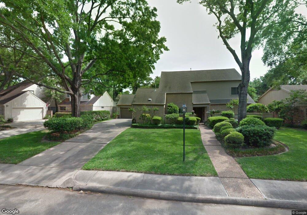 10107 Meadow Lake Ln, Houston, TX 77042 - photo 1