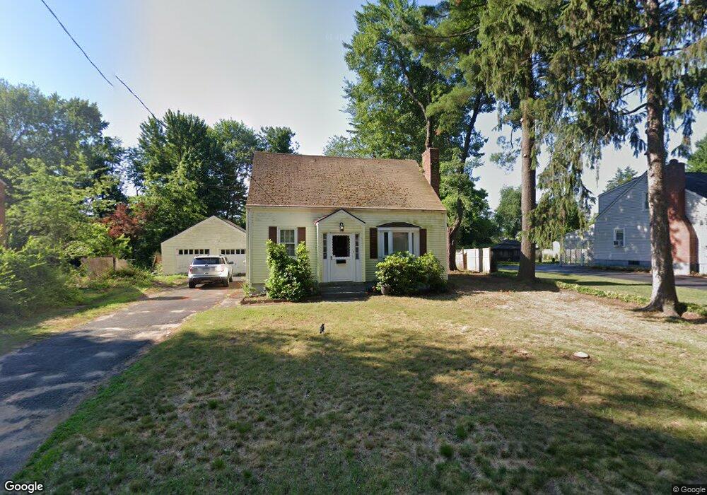 5 Pine Grove Rd, Bloomfield, CT 06002 - photo 1