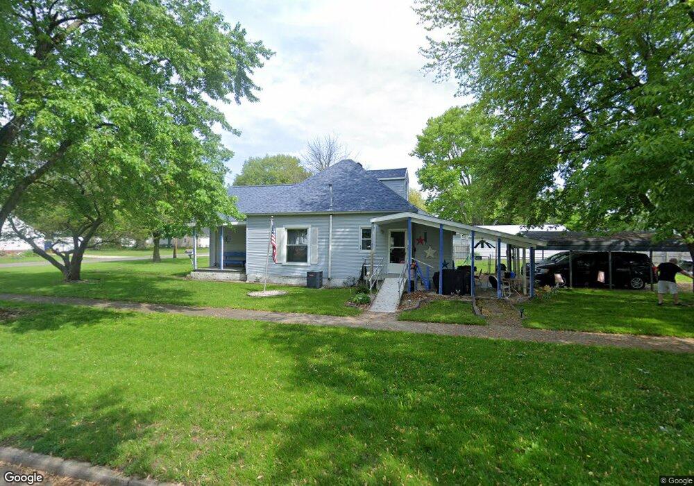 2920 Richmond Ave, Mattoon, IL 61938 - photo 1