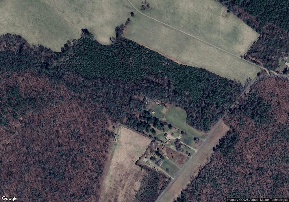 5513 Hewlett Rd, Ruther Glen, VA 22546 - photo 1