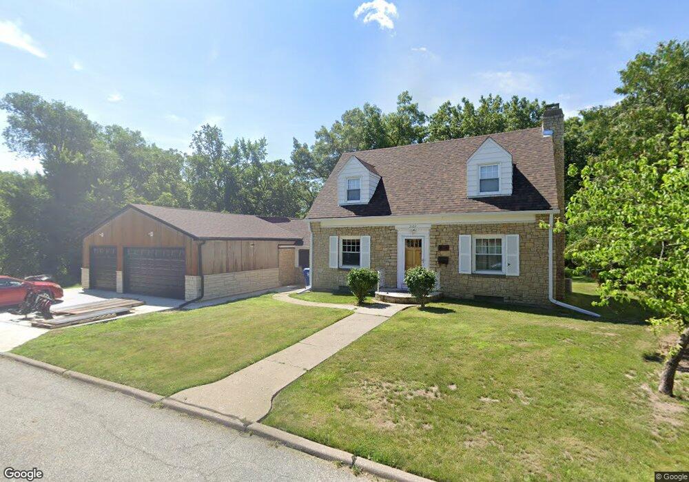 2107 W 16th St, Davenport, IA 52804 - photo 1