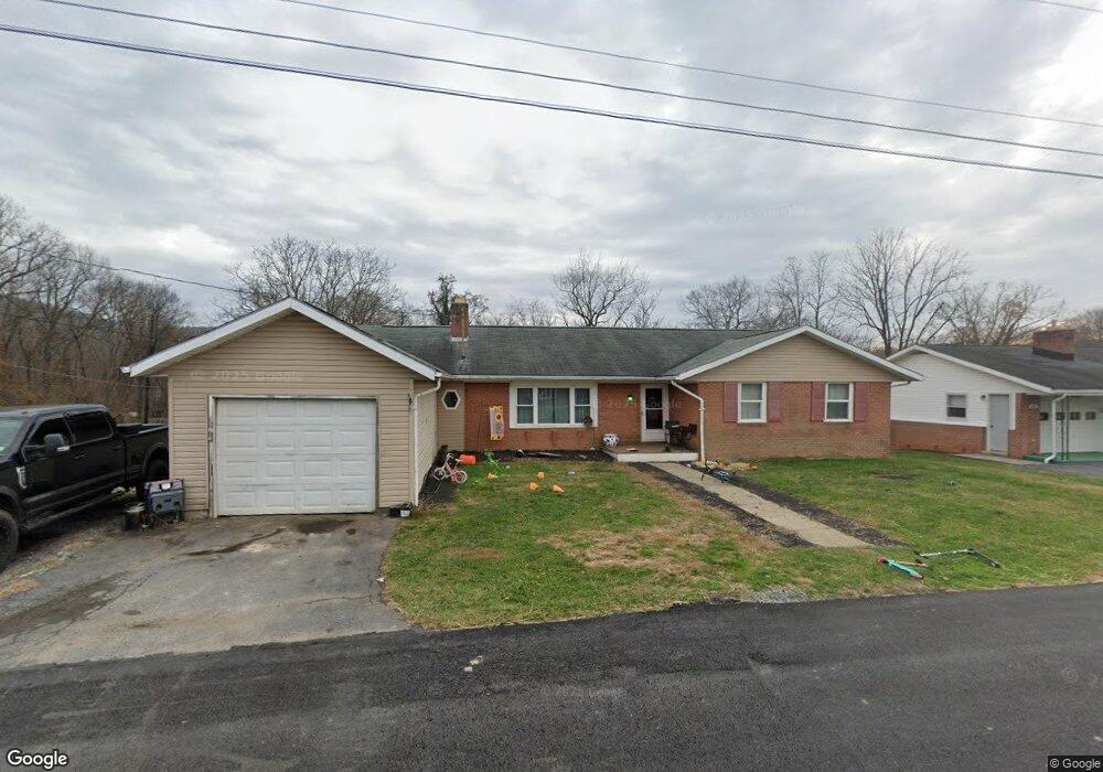 298 Pointfield Dr, Harpers Ferry, WV 25425 - photo 1