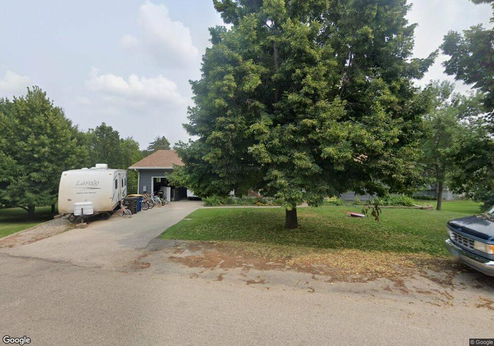 906 8th Ave NW, Jamestown, ND 58401 - photo 1