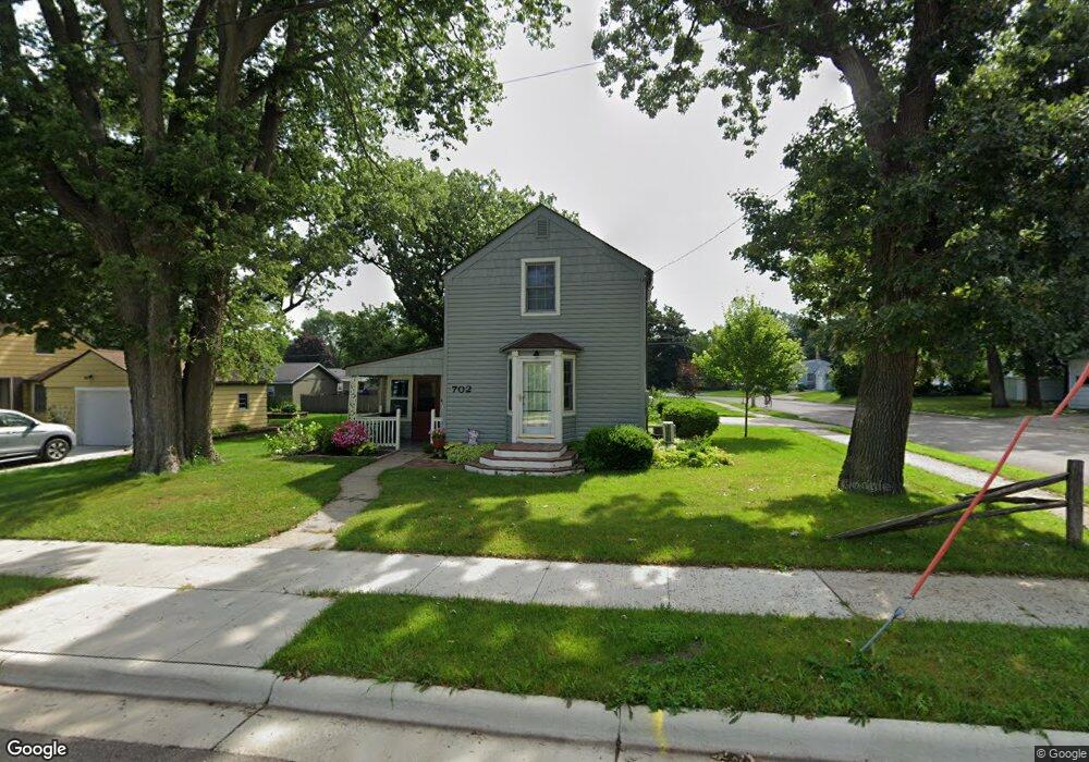 702 Ulstad Ave, Albert Lea, MN 56007 - photo 1