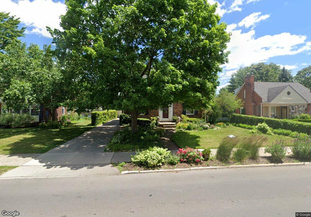 800 Cadieux Rd, Grosse Pointe, MI 48230 - photo 1