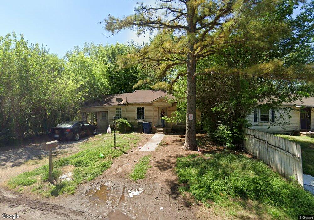 516 W Hackberry Ave, Duncan, OK 73533 - photo 1