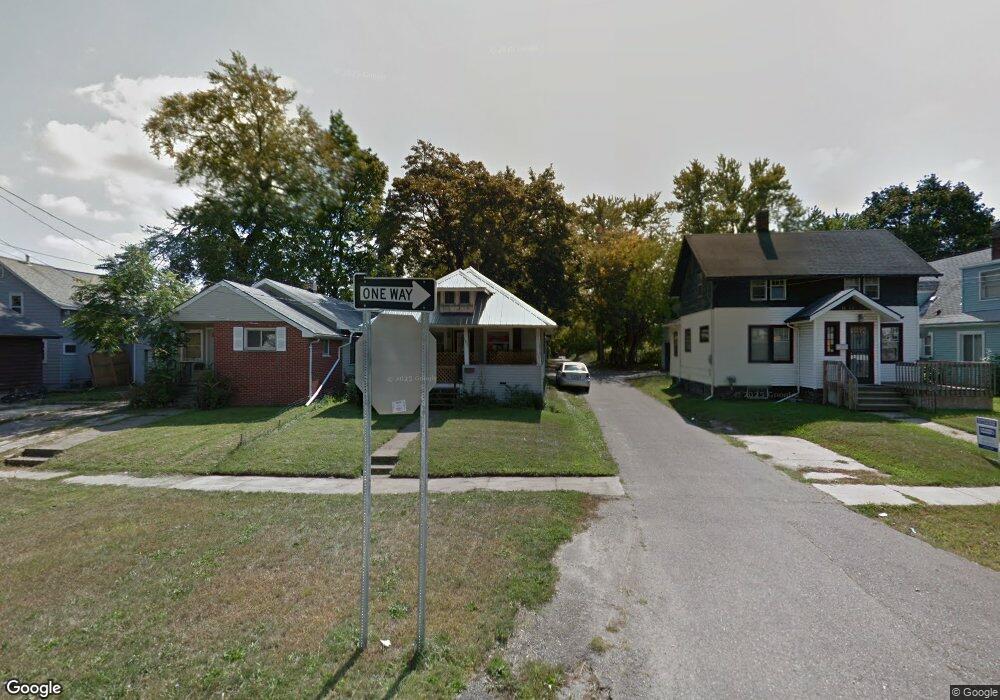 1011 W Oakland Ave, Lansing, MI 48915 - photo 1