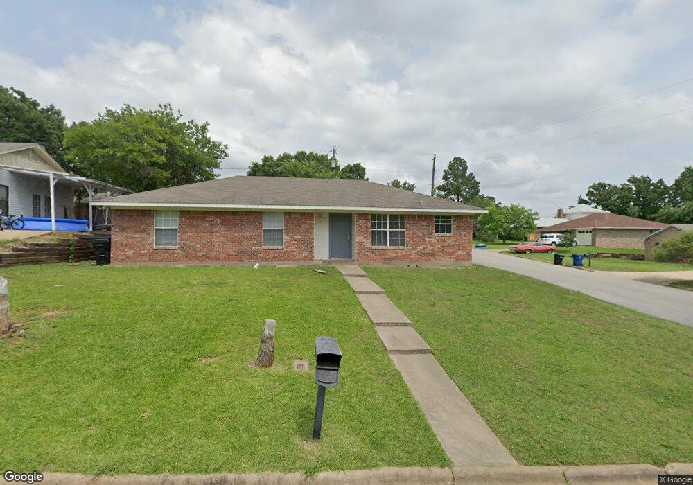 1830 S Travis Ave, Denison, TX 75021 - photo 1