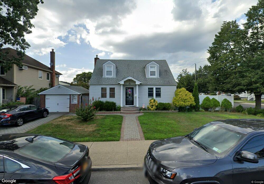 724 Naple Ave, Franklin Square, NY 11010 - photo 1