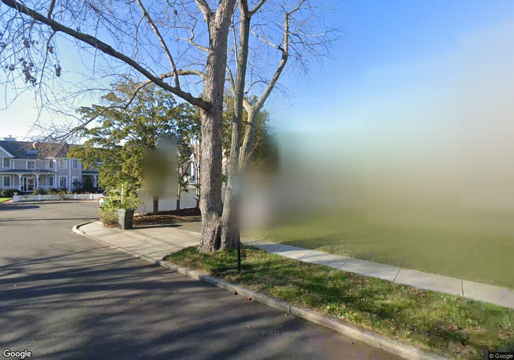 136 Sherman Ct, Fairfield, CT 06824 - photo 1