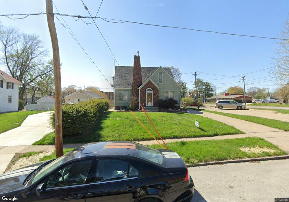 2214 40th Place, Des Moines, IA 50310 - photo 1