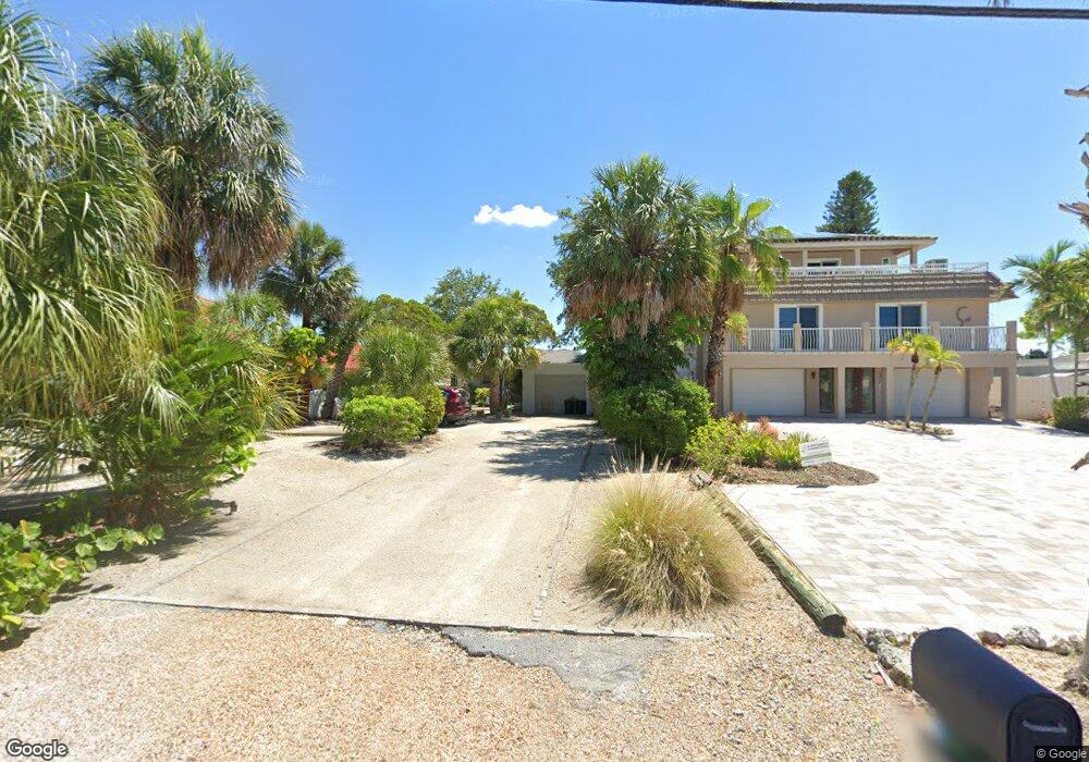 7827 Bayshore Dr, Treasure Island, FL 33706 - photo 1