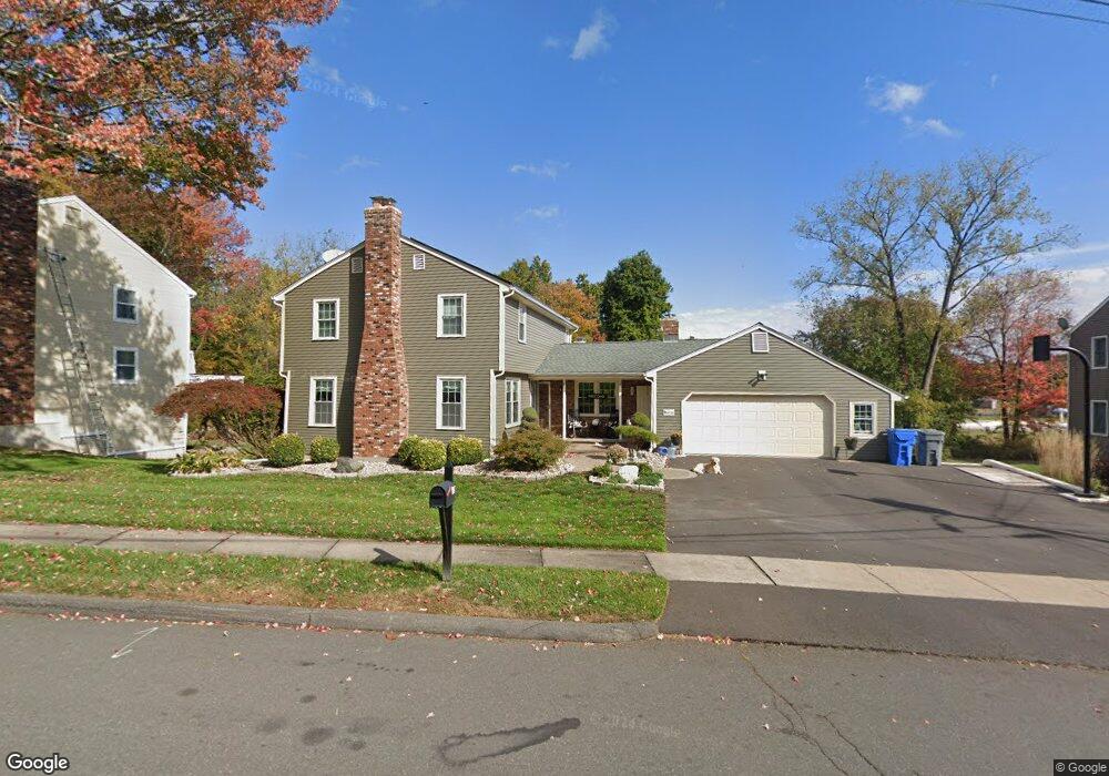 135 Hollyberry Ln, Plainville, CT 06062 - photo 1