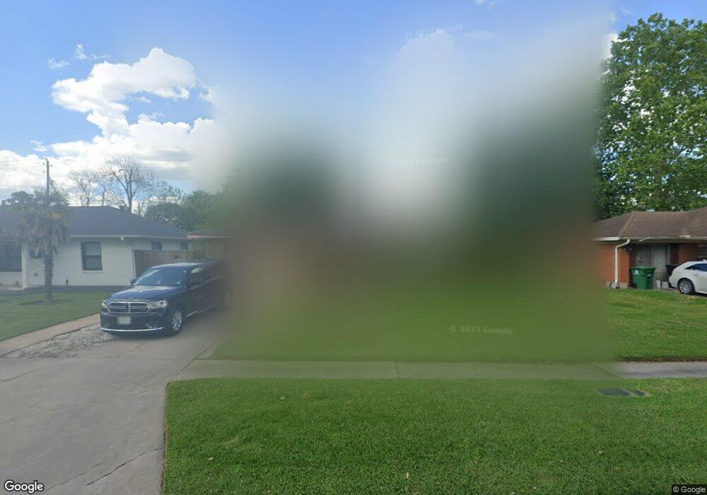 135 Spell St, Houston, TX 77022 - photo 1