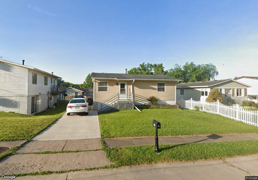 2309 W 58th St, Davenport, IA 52806 - photo 1