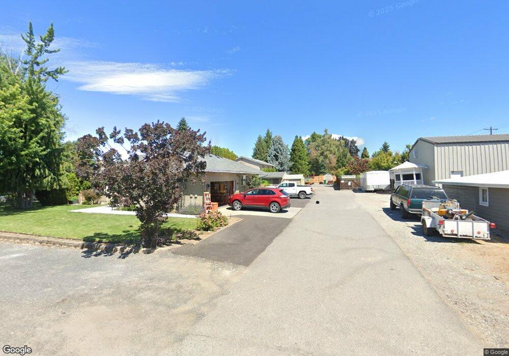 1167 3rd St NE, East Wenatchee, WA 98802 - photo 1