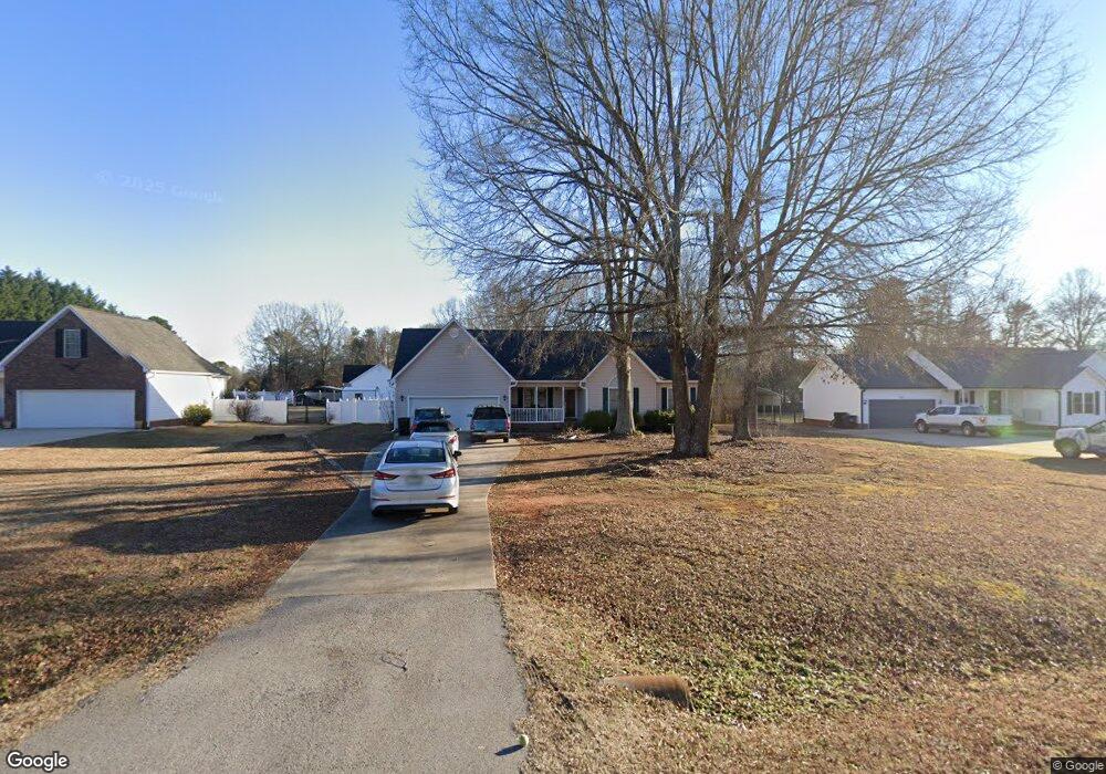 715 Pinehaven Cir, Clover, SC 29710 - photo 1