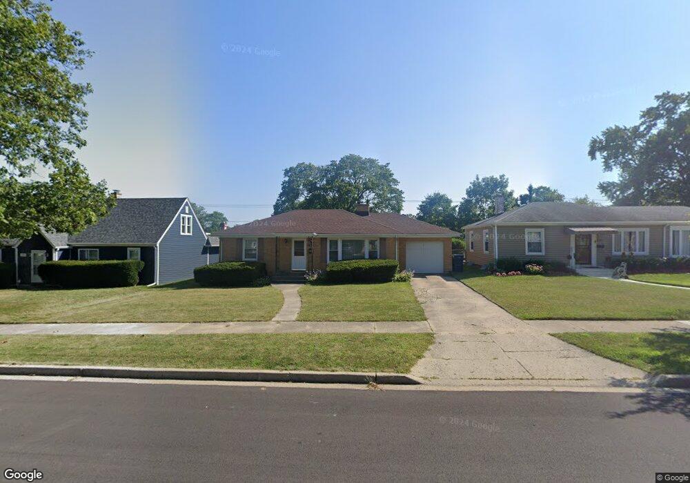 2109 8th Pkwy, Waukegan, IL 60085 - photo 1