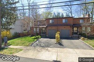 11 Oldwood Rd S, Port Washington, NY 11050