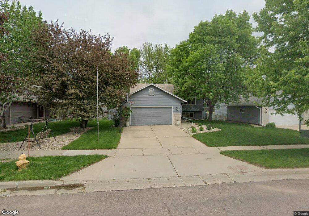 5104 E Blueridge Dr, Sioux Falls, SD 57110 - photo 1