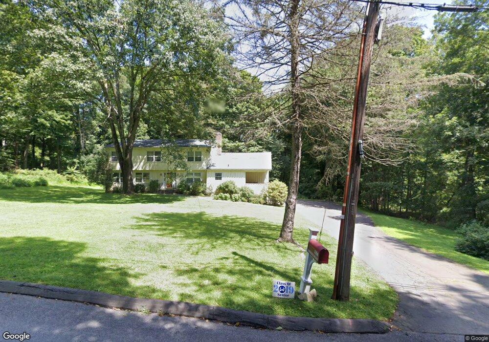 124 Catalpa Rd, Wilton, CT 06897 - photo 1