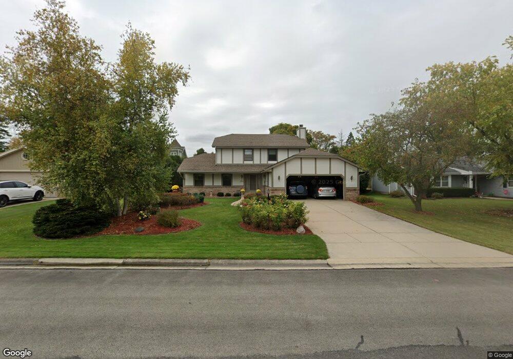 W163N10433 Ridgeview Ln, Germantown, WI 53022 - photo 1