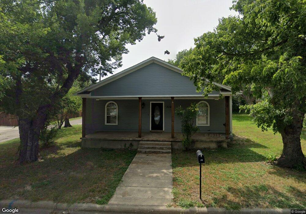 304 S Church St, Decatur, TX 76234 - photo 1