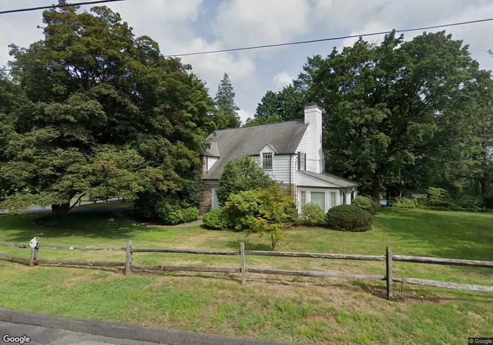 277 Beverly Rd, Scarsdale, NY 10583 - photo 1