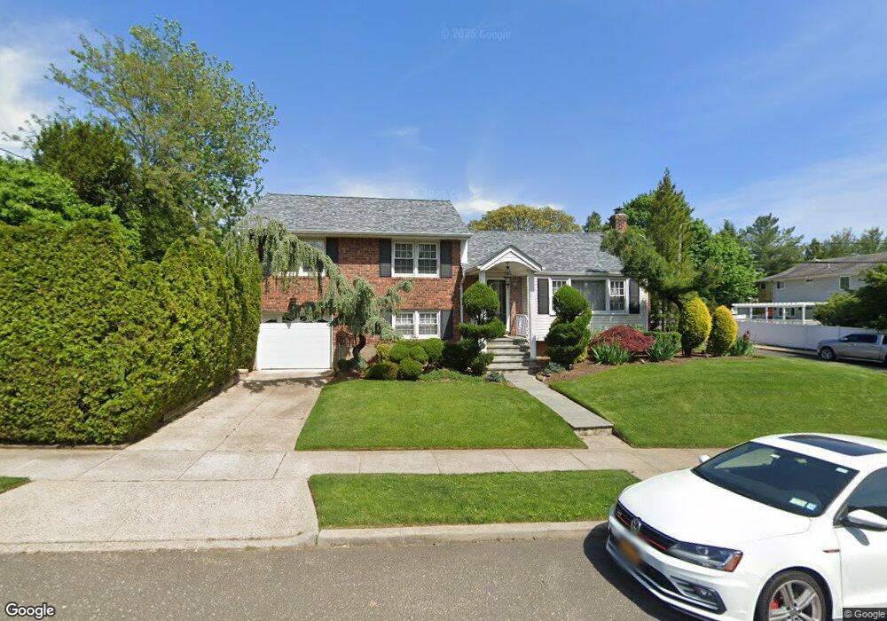 671 Euclid Ave, West Hempstead, NY 11552 - photo 1