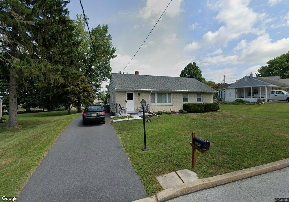 1573 Putnam Dr, Lancaster, PA 17602 - photo 1