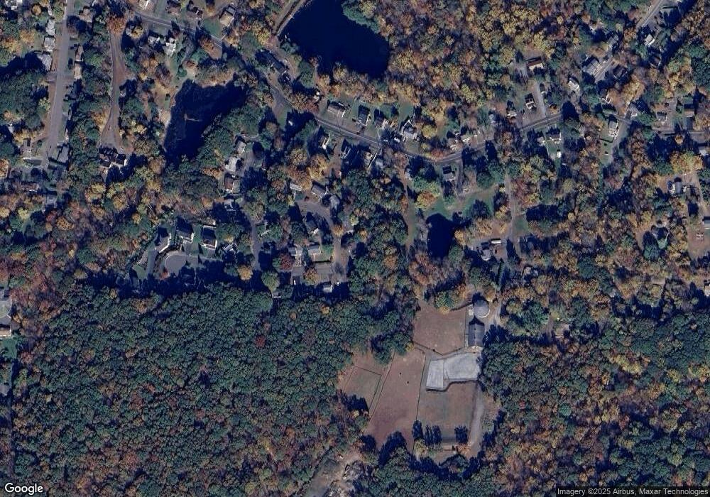 48 Woodcrest Cir, Naugatuck, CT 06770 - photo 1