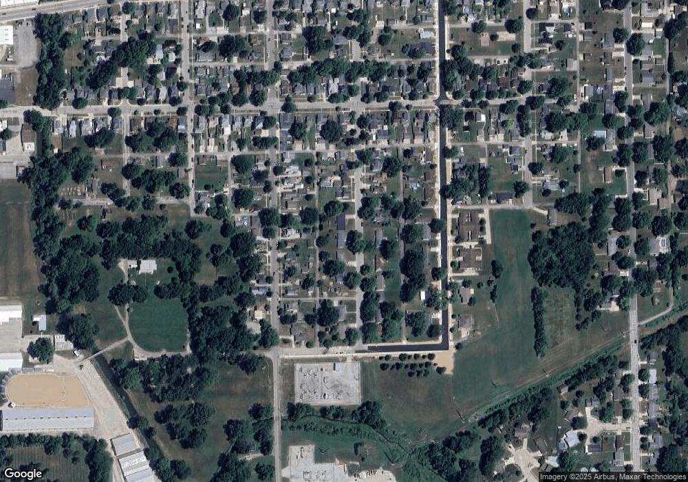 227 S Division St, Auburn, IN 46706 - photo 1