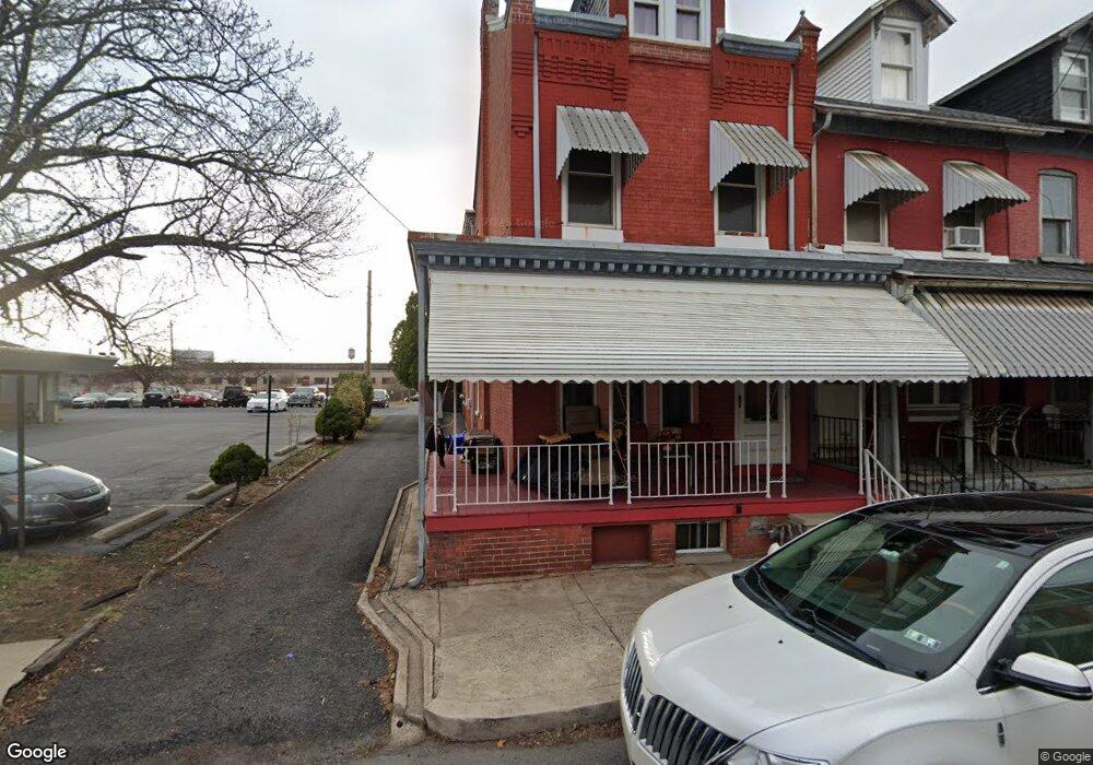 1712 Pear St, Reading, PA 19601 - photo 1