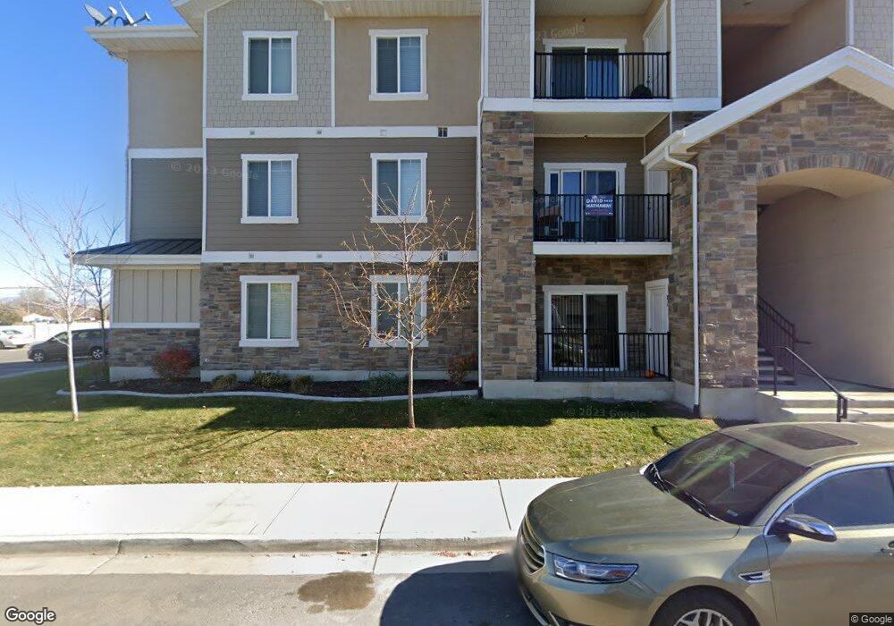 77 S 300 W unit 2, Santaquin, UT 84655 - photo 1