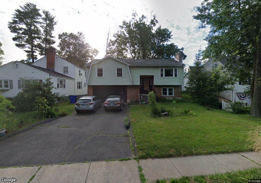 1252 Trout Brook Dr, West Hartford, CT 06119 - photo 1