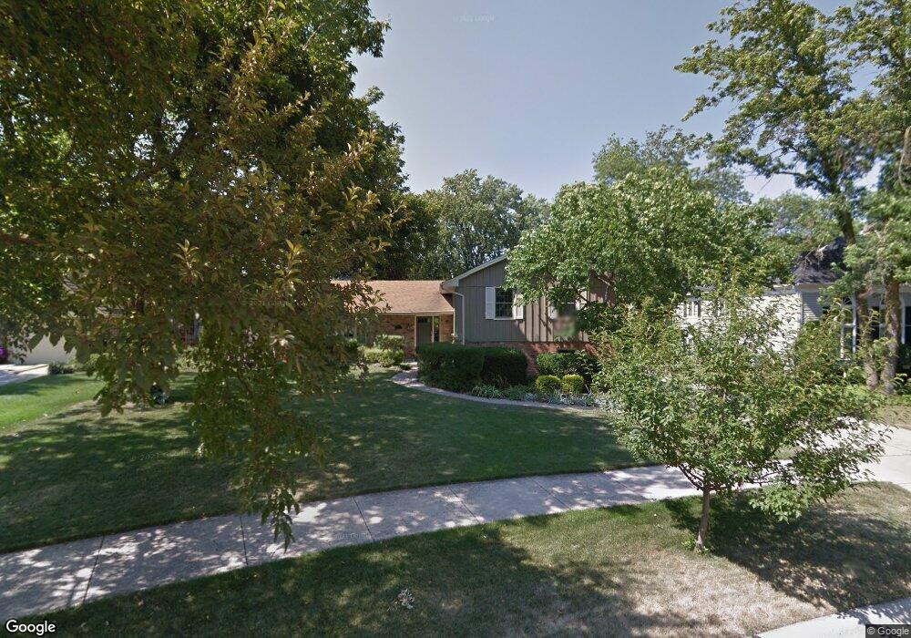 1211 Shady Ln, Wheaton, IL 60187 - photo 1