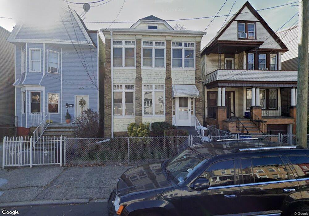 101 Wegman Pkwy unit 1st floor Unit, Jersey City, NJ 07305 - photo 1