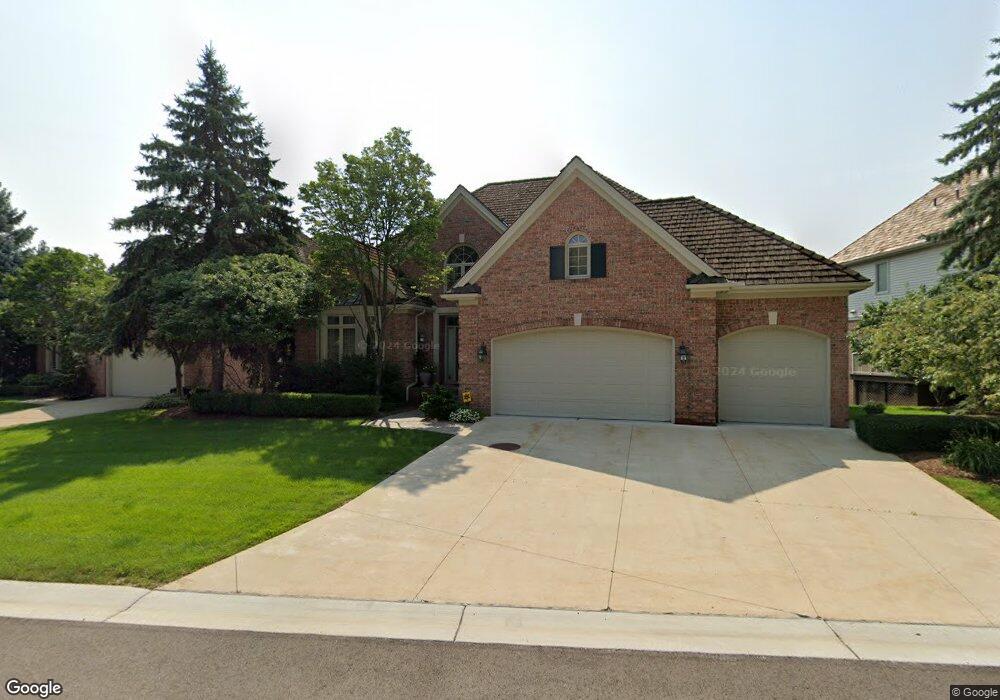 5 Vaughan Crossing, Bloomfield Hills, MI 48304 - photo 1