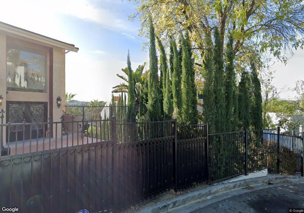 4935 Medina Dr, Woodland Hills, CA 91364 - photo 1